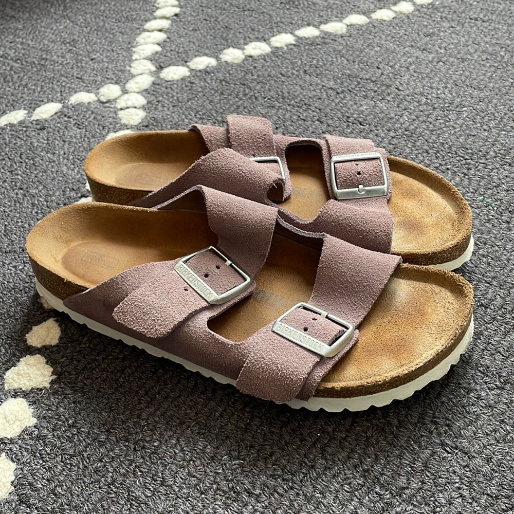 Birkenstock Women’s Arizona Soft Footbed Lavender Suede Sandal - Size 39 EU